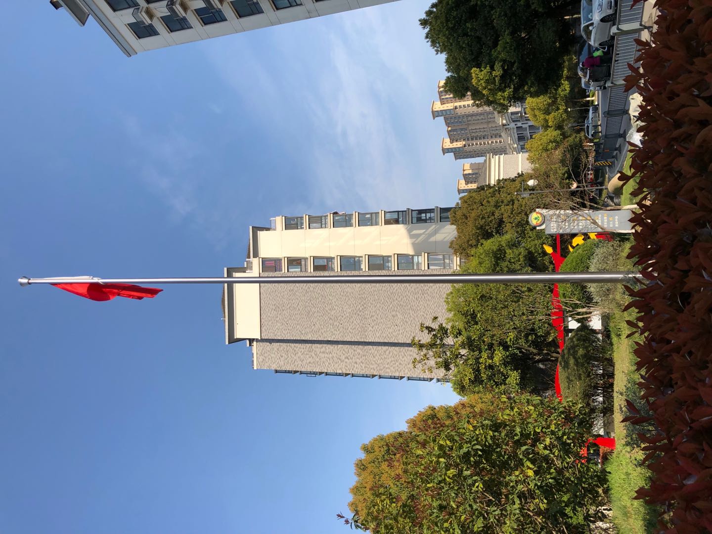 不銹鋼旗桿和建筑的高度比例一般是多少？